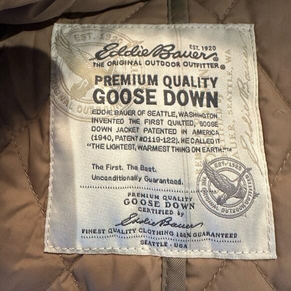 Eddie Bauer Womens Size Medium Down Quilted Jacket in Tan With Snap Closure - Picture 4 of 8